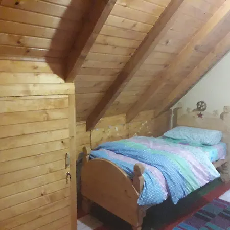 Shtepia E Liqenit Летний дом
