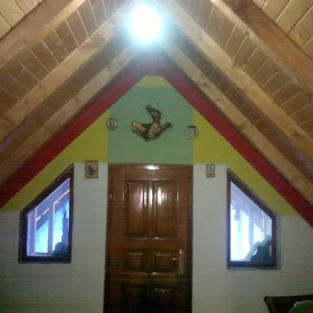 Shtepia E Liqenit Country house Puke